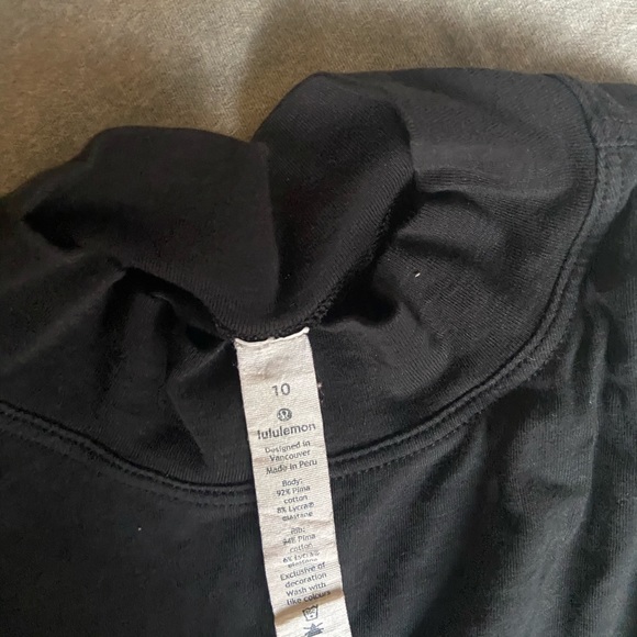 LULULEMON SIZE 10 CROP TOP HIGH NECK - Picture 3 of 3